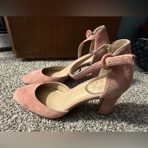 Naturalizer pink chunky heel with strap on ankle size 5.5